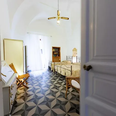 Casa La Stradella * 奥斯图尼